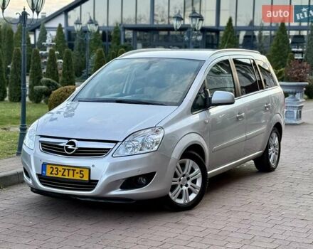 Серый Опель Зафира, объемом двигателя 1.8 л и пробегом 227 тыс. км за 7499 $, фото 3 на Automoto.ua