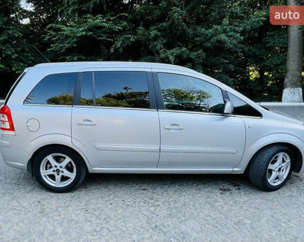 Серый Опель Зафира, объемом двигателя 1.69 л и пробегом 267 тыс. км за 8100 $, фото 10 на Automoto.ua