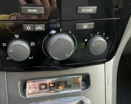 Серый Опель Зафира, объемом двигателя 1.8 л и пробегом 221 тыс. км за 5899 $, фото 54 на Automoto.ua