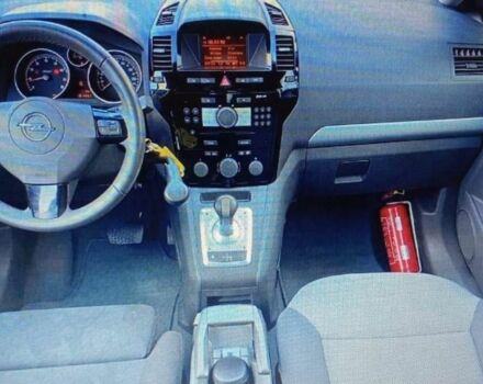 Серый Опель Зафира, объемом двигателя 1.8 л и пробегом 191 тыс. км за 9000 $, фото 3 на Automoto.ua