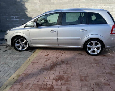 Серый Опель Зафира, объемом двигателя 1.7 л и пробегом 211 тыс. км за 7599 $, фото 4 на Automoto.ua