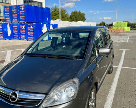 Серый Опель Зафира, объемом двигателя 1.7 л и пробегом 212 тыс. км за 6500 $, фото 2 на Automoto.ua