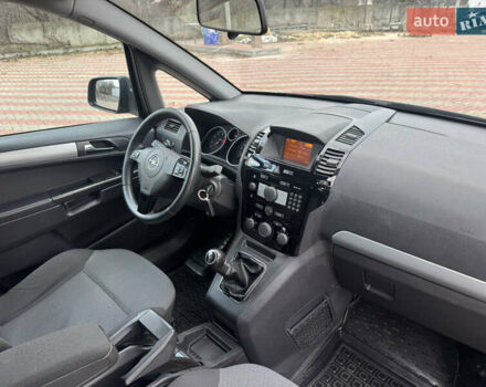 Сірий Опель Зафіра, об'ємом двигуна 1.8 л та пробігом 215 тис. км за 7800 $, фото 31 на Automoto.ua