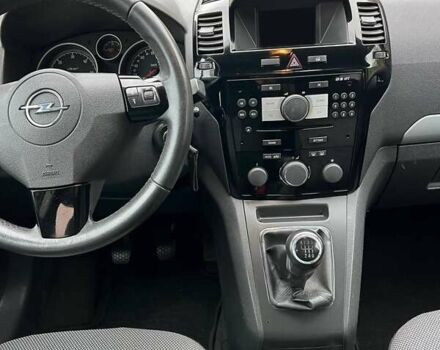 Серый Опель Зафира, объемом двигателя 1.7 л и пробегом 212 тыс. км за 6400 $, фото 18 на Automoto.ua