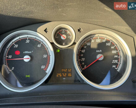 Серый Опель Зафира, объемом двигателя 1.7 л и пробегом 257 тыс. км за 7200 $, фото 38 на Automoto.ua