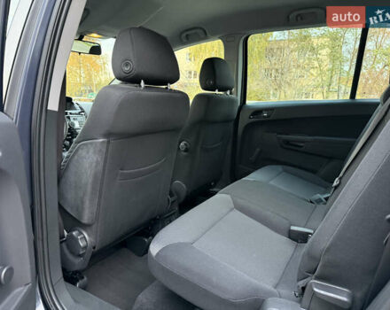 Опель Зафіра 2011 у Тернополі на Automoto.ua Сірий Опель Зафіра, об'ємом двигуна 1.6 л та пробігом 233 тис. км за 7400 $, фото 32 на Automoto.ua