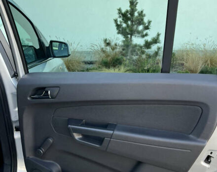 Серый Опель Зафира, объемом двигателя 1.6 л и пробегом 182 тыс. км за 6850 $, фото 70 на Automoto.ua