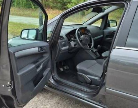 Серый Опель Зафира, объемом двигателя 1.8 л и пробегом 185 тыс. км за 6500 $, фото 12 на Automoto.ua