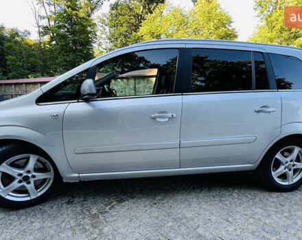 Серый Опель Зафира, объемом двигателя 1.69 л и пробегом 267 тыс. км за 8100 $, фото 1 на Automoto.ua