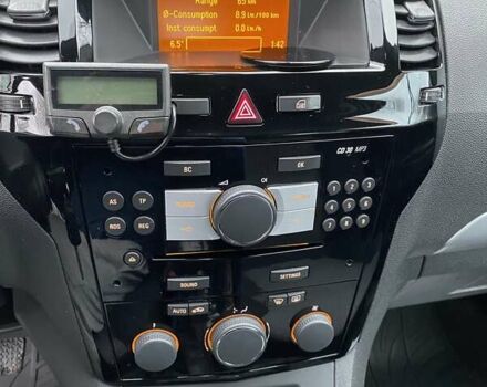 Серый Опель Зафира, объемом двигателя 1.7 л и пробегом 213 тыс. км за 6850 $, фото 18 на Automoto.ua