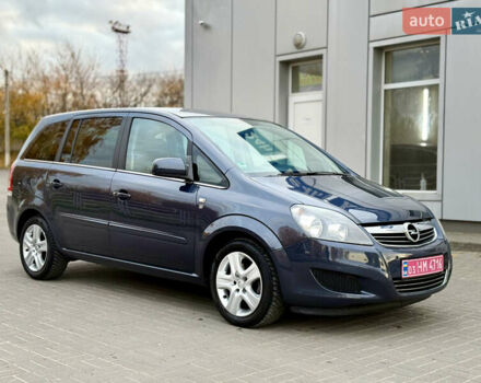 Опель Зафіра 2011 у Тернополі на Automoto.ua Сірий Опель Зафіра, об'ємом двигуна 1.6 л та пробігом 233 тис. км за 7400 $, фото 1 на Automoto.ua