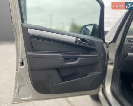 Сірий Опель Зафіра, об'ємом двигуна 1.7 л та пробігом 238 тис. км за 8000 $, фото 20 на Automoto.ua