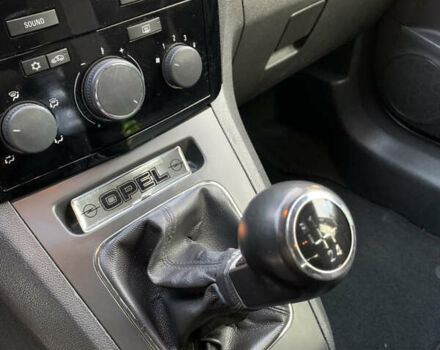 Серый Опель Зафира, объемом двигателя 1.8 л и пробегом 221 тыс. км за 5899 $, фото 35 на Automoto.ua