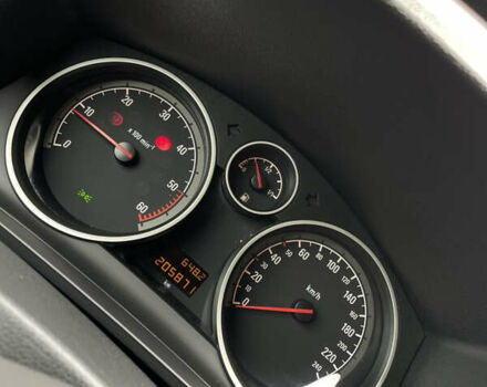 Серый Опель Зафира, объемом двигателя 1.7 л и пробегом 203 тыс. км за 7999 $, фото 29 на Automoto.ua