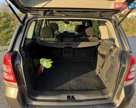 Серый Опель Зафира, объемом двигателя 1.7 л и пробегом 257 тыс. км за 7200 $, фото 28 на Automoto.ua