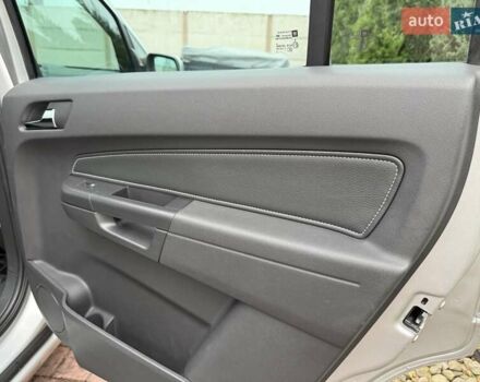 Серый Опель Зафира, объемом двигателя 1.7 л и пробегом 229 тыс. км за 8399 $, фото 149 на Automoto.ua