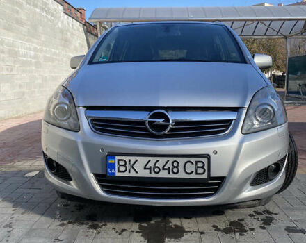 Серый Опель Зафира, объемом двигателя 1.7 л и пробегом 211 тыс. км за 7599 $, фото 2 на Automoto.ua