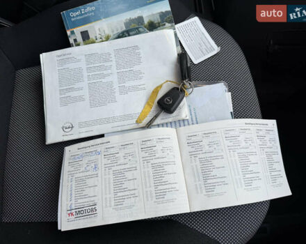 Серый Опель Зафира, объемом двигателя 1.6 л и пробегом 233 тыс. км за 7400 $, фото 43 на Automoto.ua