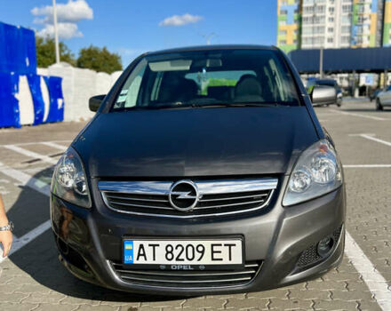 Серый Опель Зафира, объемом двигателя 1.7 л и пробегом 212 тыс. км за 6500 $, фото 3 на Automoto.ua