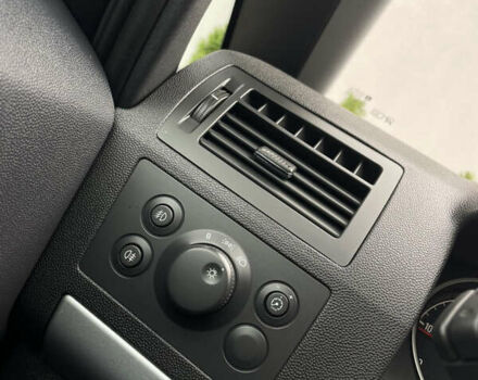 Сірий Опель Зафіра, об'ємом двигуна 1.7 л та пробігом 205 тис. км за 8299 $, фото 37 на Automoto.ua