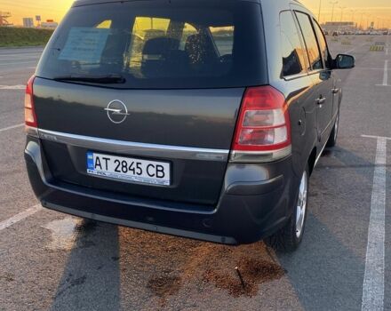 Серый Опель Зафира, объемом двигателя 1.7 л и пробегом 215 тыс. км за 6942 $, фото 1 на Automoto.ua