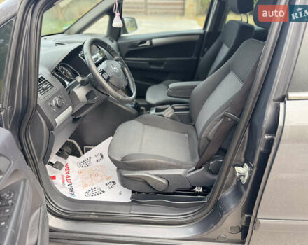 Опель Зафира 2011 в Тернополе на Automoto.ua Серый Опель Зафира, объемом двигателя 1.69 л и пробегом 220 тыс. км за 6500 $, фото 99 на Automoto.ua