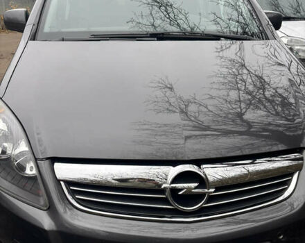 Серый Опель Зафира, объемом двигателя 1.6 л и пробегом 185 тыс. км за 7200 $, фото 6 на Automoto.ua