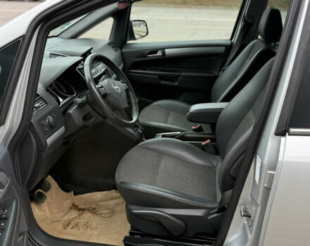 Серый Опель Зафира, объемом двигателя 1.8 л и пробегом 239 тыс. км за 7850 $, фото 33 на Automoto.ua