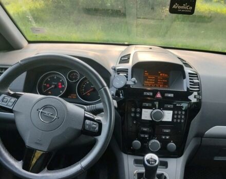 Серый Опель Зафира, объемом двигателя 1.7 л и пробегом 243 тыс. км за 7000 $, фото 7 на Automoto.ua
