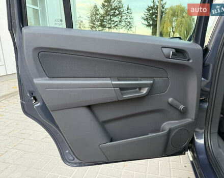 Опель Зафіра 2011 у Тернополі на Automoto.ua Сірий Опель Зафіра, об'ємом двигуна 1.6 л та пробігом 233 тис. км за 7400 $, фото 31 на Automoto.ua