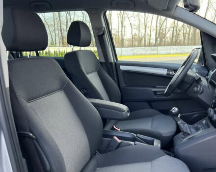 Серый Опель Зафира, объемом двигателя 1.6 л и пробегом 182 тыс. км за 6850 $, фото 57 на Automoto.ua