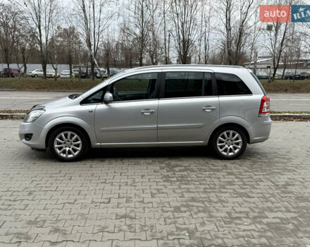 Серый Опель Зафира, объемом двигателя 1.8 л и пробегом 239 тыс. км за 7850 $, фото 4 на Automoto.ua