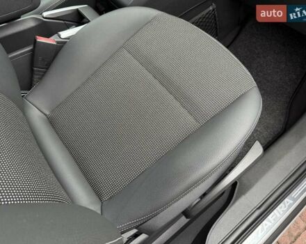 Серый Опель Зафира, объемом двигателя 1.7 л и пробегом 229 тыс. км за 8399 $, фото 126 на Automoto.ua