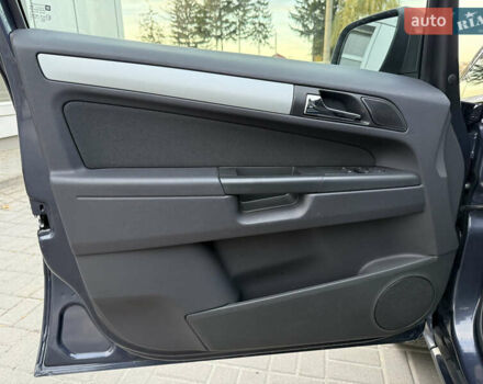 Опель Зафіра 2011 у Тернополі на Automoto.ua Сірий Опель Зафіра, об'ємом двигуна 1.6 л та пробігом 233 тис. км за 7400 $, фото 29 на Automoto.ua