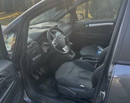 Серый Опель Зафира, объемом двигателя 1.69 л и пробегом 250 тыс. км за 7800 $, фото 5 на Automoto.ua