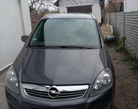Серый Опель Зафира, объемом двигателя 1.69 л и пробегом 199 тыс. км за 8200 $, фото 3 на Automoto.ua