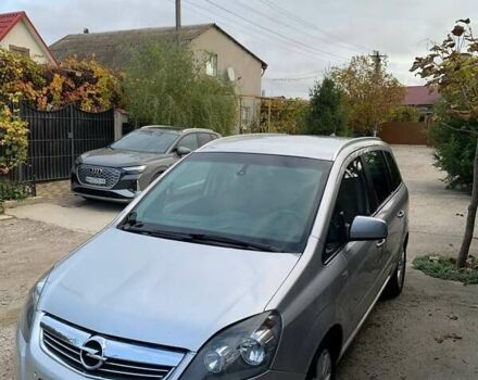 Серый Опель Зафира, объемом двигателя 1.7 л и пробегом 344 тыс. км за 5500 $, фото 11 на Automoto.ua