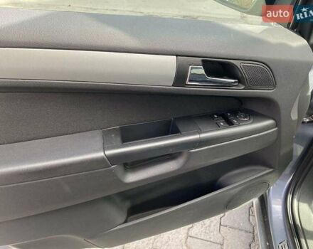 Серый Опель Зафира, объемом двигателя 1.7 л и пробегом 271 тыс. км за 7000 $, фото 9 на Automoto.ua