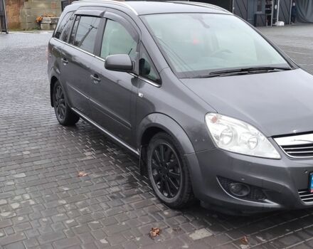 Серый Опель Зафира, объемом двигателя 1.7 л и пробегом 280 тыс. км за 6700 $, фото 3 на Automoto.ua