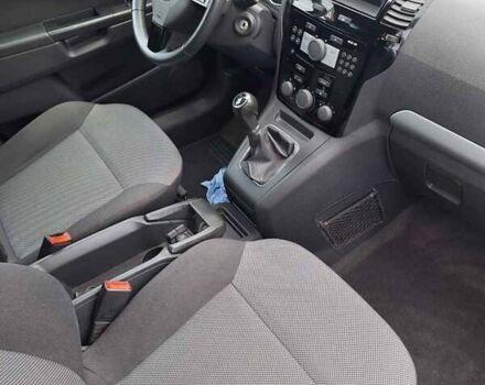 Серый Опель Зафира, объемом двигателя 1.6 л и пробегом 167 тыс. км за 7300 $, фото 3 на Automoto.ua