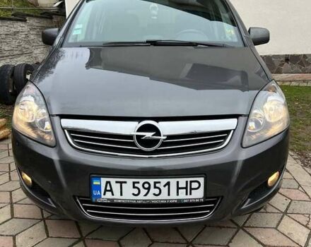 Серый Опель Зафира, объемом двигателя 1.7 л и пробегом 212 тыс. км за 6400 $, фото 1 на Automoto.ua