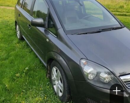 Серый Опель Зафира, объемом двигателя 1.7 л и пробегом 243 тыс. км за 7000 $, фото 2 на Automoto.ua