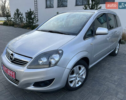 Серый Опель Зафира, объемом двигателя 1.6 л и пробегом 182 тыс. км за 6850 $, фото 1 на Automoto.ua
