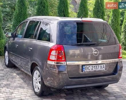 Серый Опель Зафира, объемом двигателя 1.8 л и пробегом 150 тыс. км за 7500 $, фото 10 на Automoto.ua