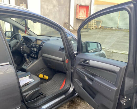 Серый Опель Зафира, объемом двигателя 1.7 л и пробегом 240 тыс. км за 7999 $, фото 23 на Automoto.ua