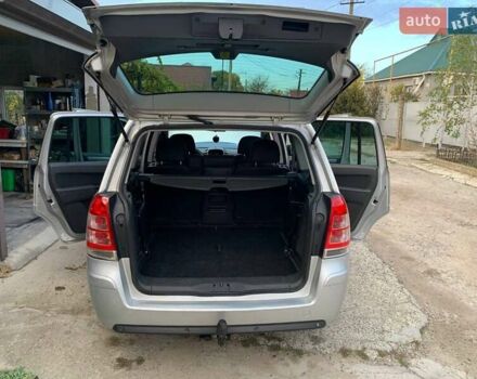 Серый Опель Зафира, объемом двигателя 1.7 л и пробегом 344 тыс. км за 5500 $, фото 13 на Automoto.ua