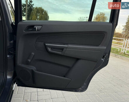 Опель Зафіра 2011 у Тернополі на Automoto.ua Сірий Опель Зафіра, об'ємом двигуна 1.6 л та пробігом 233 тис. км за 7400 $, фото 35 на Automoto.ua