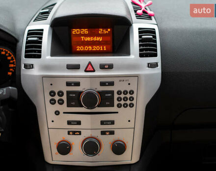 Сірий Опель Зафіра, об'ємом двигуна 1.8 л та пробігом 186 тис. км за 7750 $, фото 11 на Automoto.ua