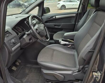 Серый Опель Зафира, объемом двигателя 1.7 л и пробегом 250 тыс. км за 7700 $, фото 6 на Automoto.ua