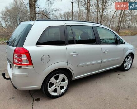 Серый Опель Зафира, объемом двигателя 1.7 л и пробегом 248 тыс. км за 7600 $, фото 12 на Automoto.ua